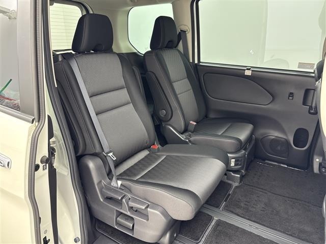 Nissan SERENA 2022 7689108-13