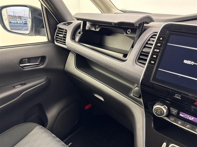 Nissan SERENA 2022 7689108-9