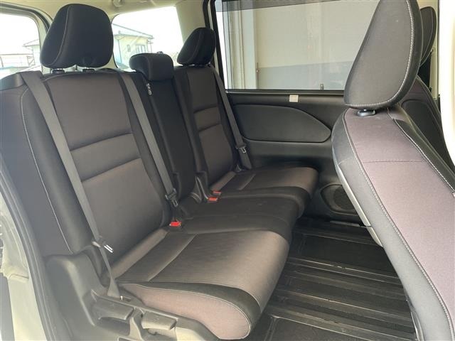 Nissan SERENA 2016 7689111-11