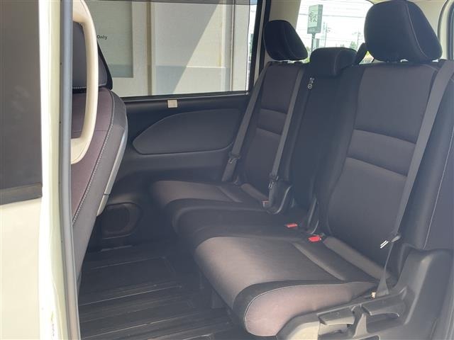 Nissan SERENA 2016 7689111-12