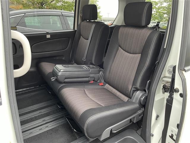 Nissan SERENA 2015 7689112-9