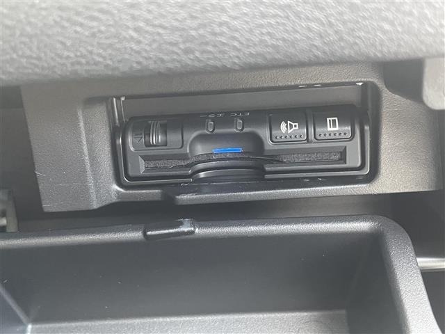 Nissan SERENA 2018 7689114-17