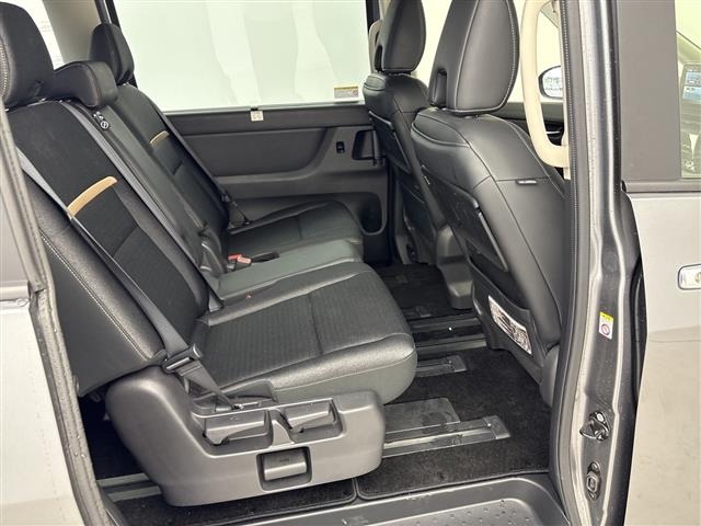 Nissan SERENA 2023 7689118-12