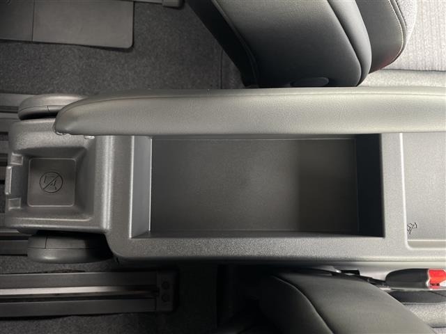 Nissan SERENA 2025 7689148-12
