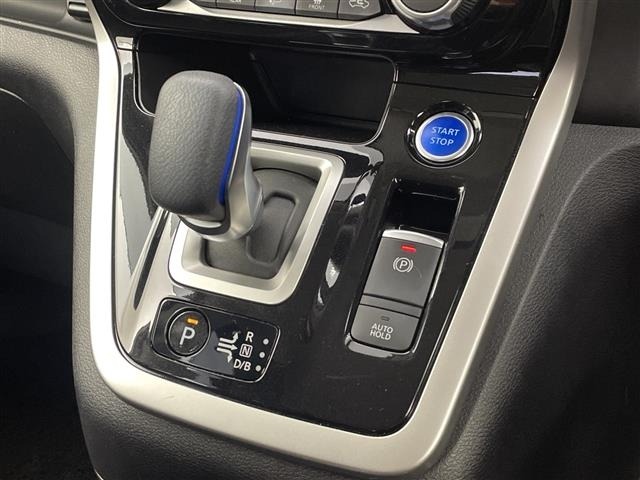 Nissan SERENA 2018 7689175-1