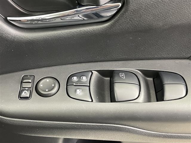 Nissan SERENA 2018 7689175-20