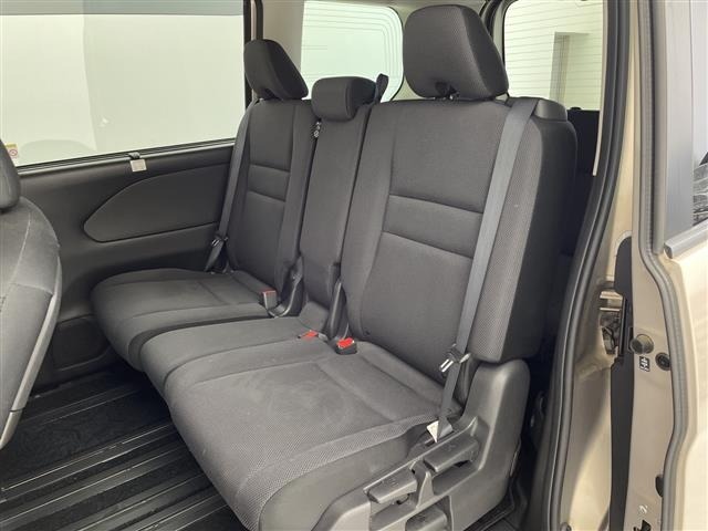 Nissan SERENA 2017 7689214-14