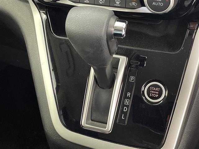 Nissan SERENA 2017 7689214-9