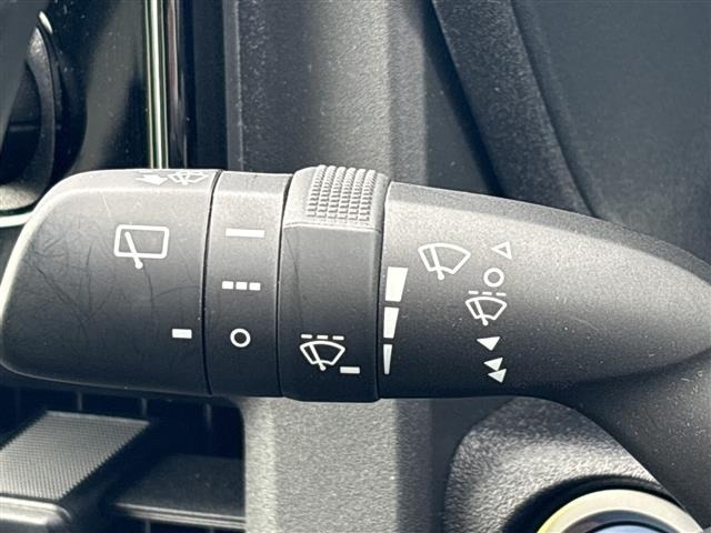 Toyota SIENTA 2023 7675424-7