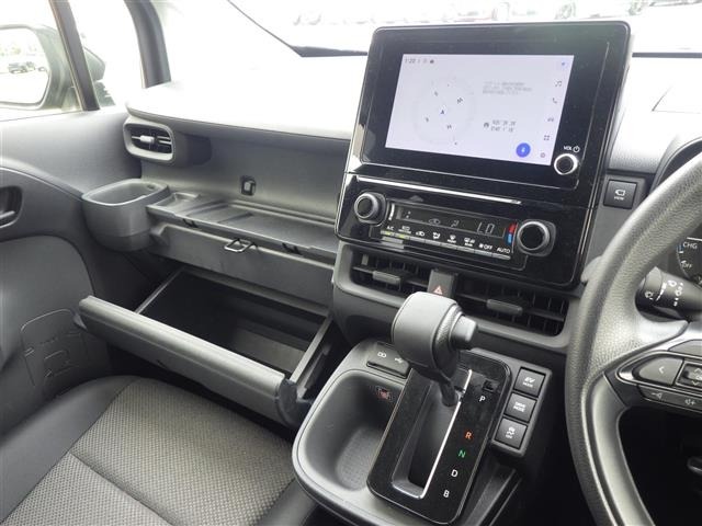 Toyota SIENTA 2022 7675442-9