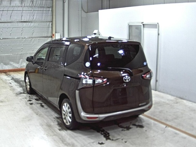 Toyota SIENTA 2015 7675477-1