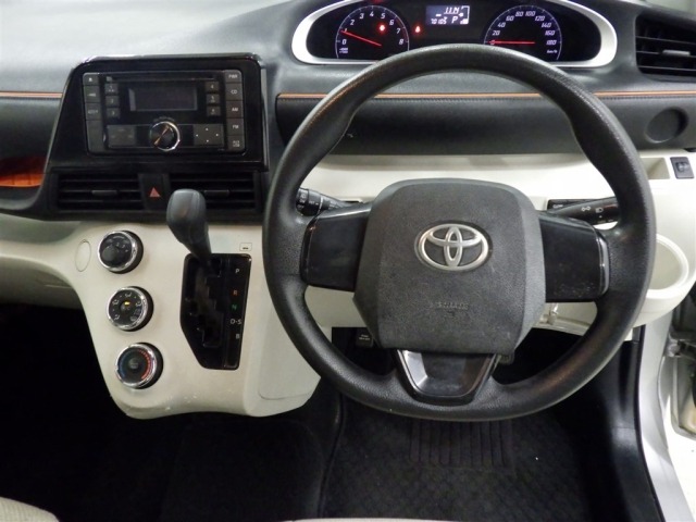 Toyota SIENTA 2017 7675500-5