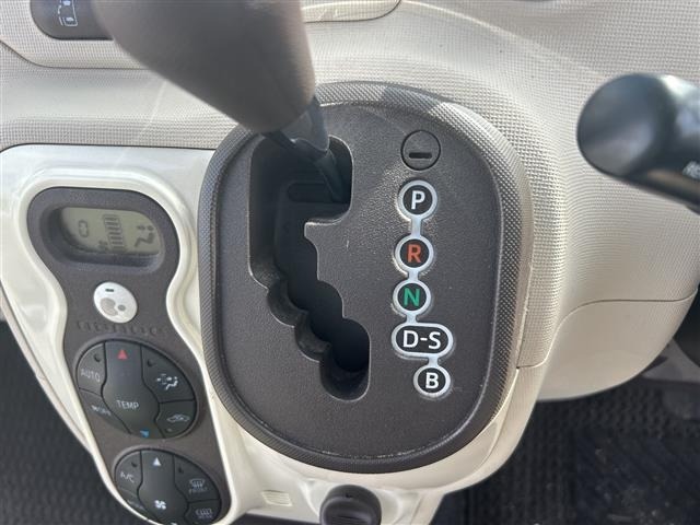 Toyota SPADE 2015 7688353-21