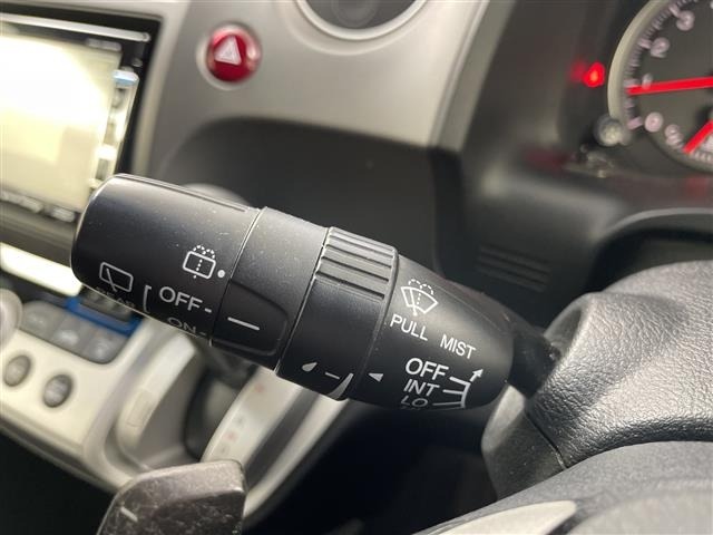 Honda STREAM 2013 7689444-1