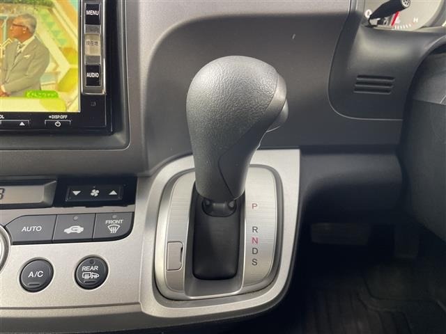 Honda STREAM 2013 7689444-18