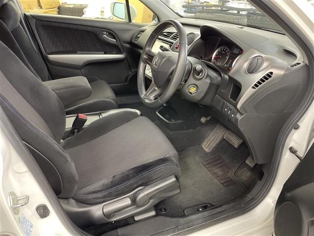 Honda STREAM 2013 7689444-2