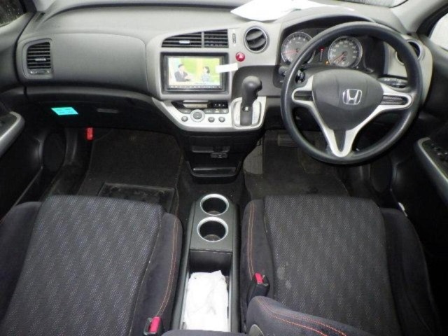 Honda STREAM 2011 7689458-3