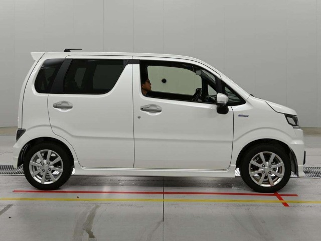 Suzuki WAGON R 2025 7686114-3