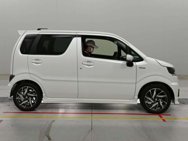 Suzuki WAGON R 2026 7686122-3