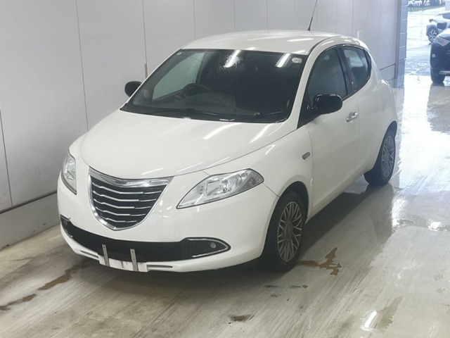 Chrysler YPSILON 2014 7686485-0