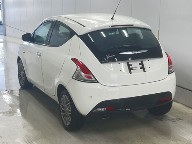 Chrysler YPSILON 2014 7686485-1