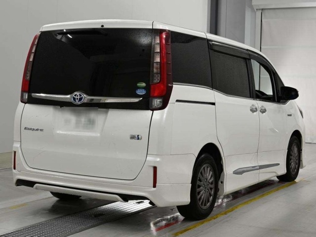 Toyota ESQUIRE 2016 7692741-1