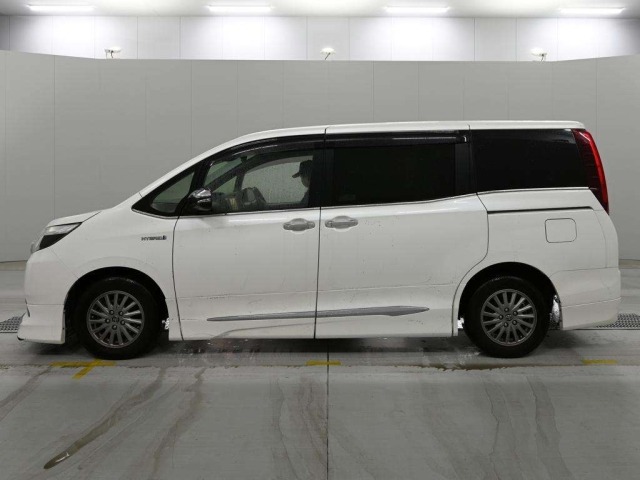 Toyota ESQUIRE 2016 7692741-4