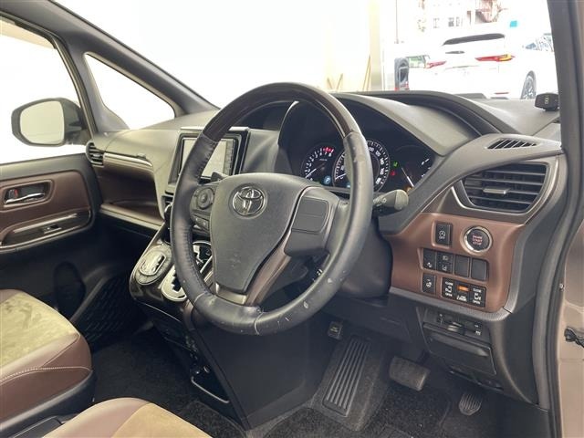 Toyota ESQUIRE 2017 7692863-1