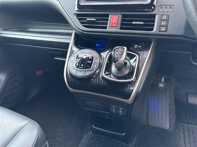 Toyota ESQUIRE 2016 7692884-5