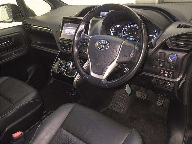 Toyota ESQUIRE 2015 7692901-3