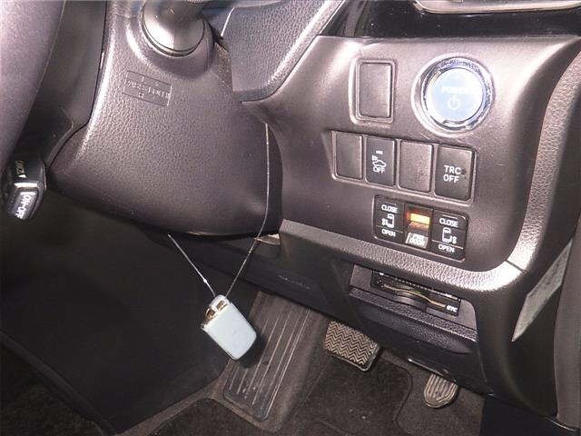 Toyota ESQUIRE 2015 7692901-8