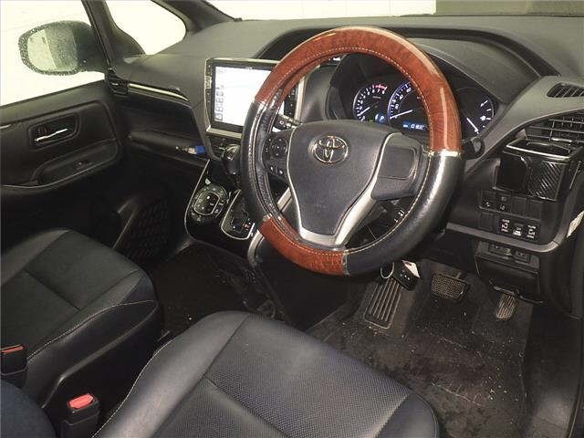 Toyota ESQUIRE 2016 7692902-3