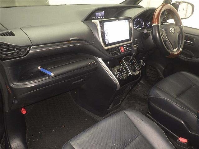 Toyota ESQUIRE 2016 7692902-4