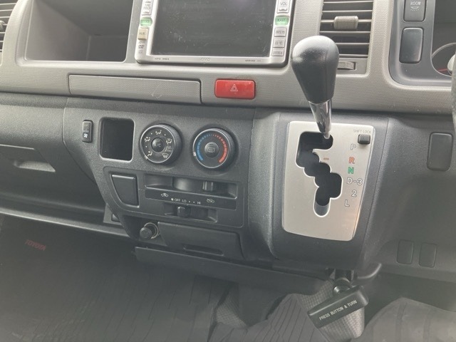 Toyota HIACE COMMUTER 2011 7690317-5