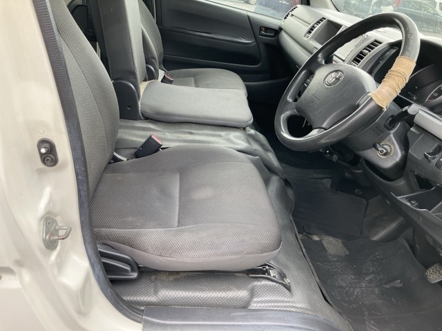 Toyota HIACE COMMUTER 2011 7690317-8
