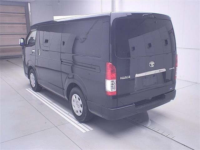 Toyota HIACE VAN 2021 7692951-1