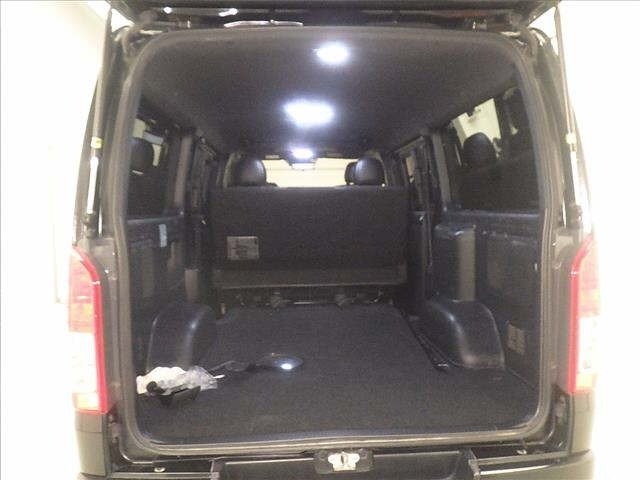 Toyota HIACE VAN 2021 7692951-7