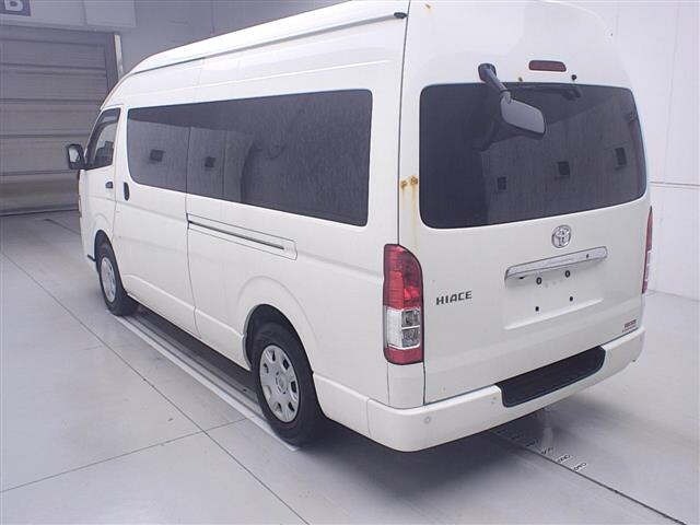 Toyota HIACE VAN 2020 7692968-1