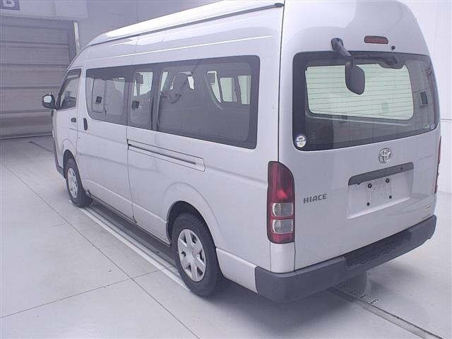 Toyota HIACE VAN 2018 7692975-1