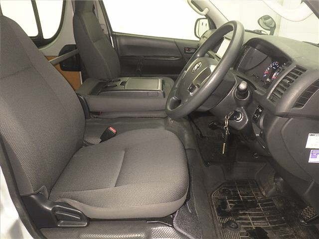 Toyota HIACE VAN 2018 7692975-5
