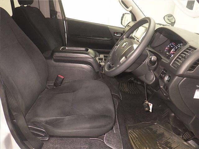 Toyota HIACE VAN 2015 7692976-5