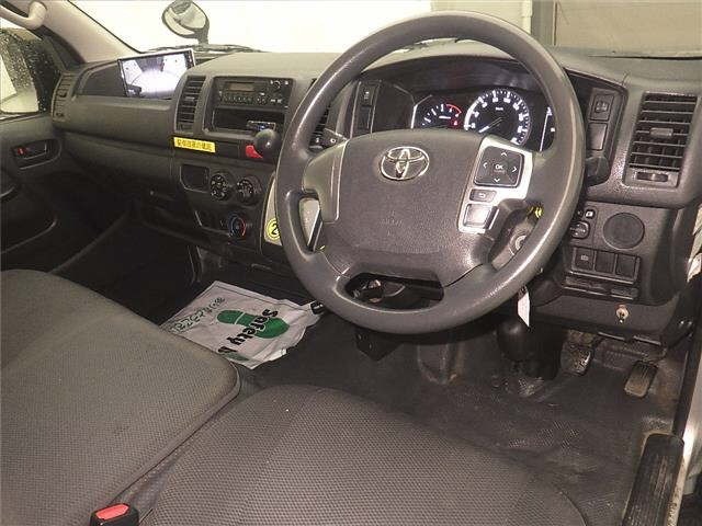 Toyota HIACE VAN 2021 7692977-3