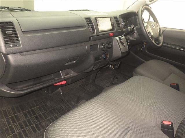 Toyota HIACE VAN 2022 7692985-4