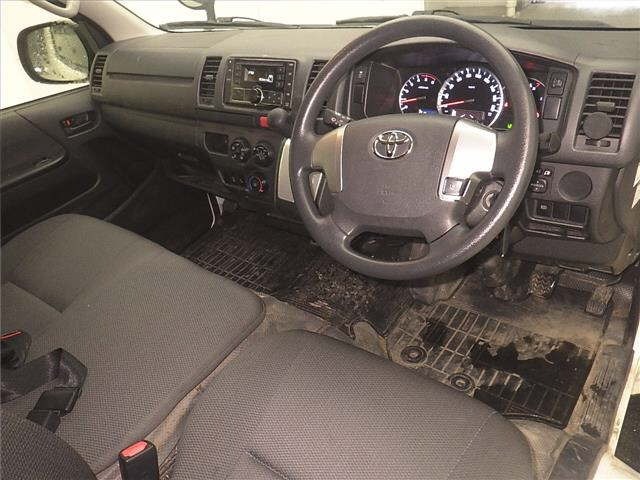 Toyota HIACE VAN 2020 7692989-3