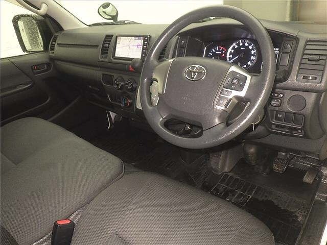 Toyota HIACE VAN 2022 7692996-3