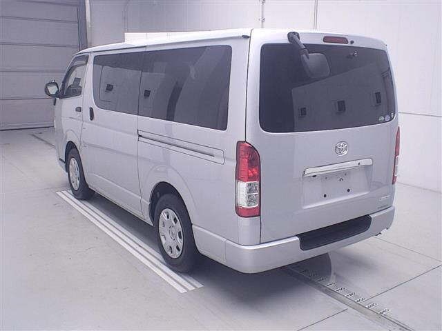 Toyota HIACE VAN 2017 7692997-1