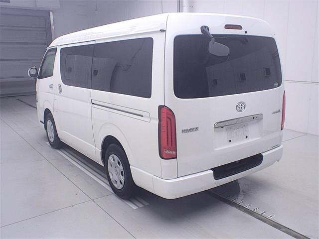 Toyota HIACE VAN 2017 7692998-1