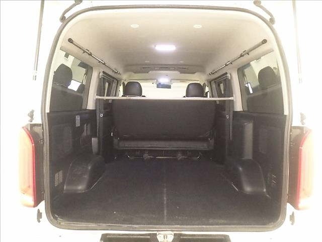 Toyota HIACE VAN 2017 7692998-7