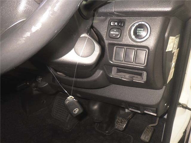 Toyota HIACE VAN 2017 7692998-8