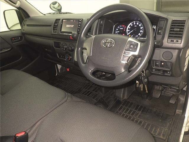 Toyota HIACE VAN 2021 7693000-3